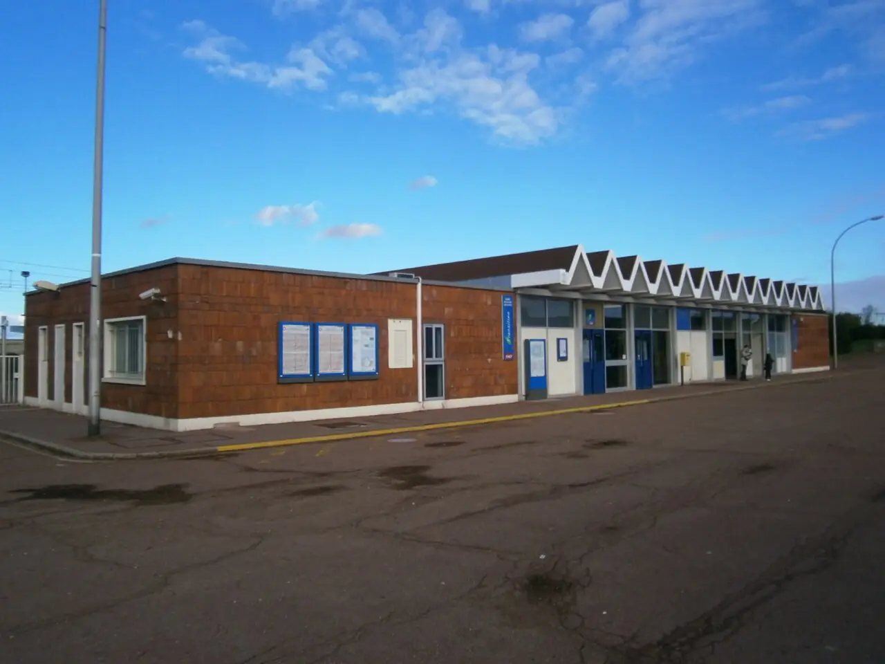 La gare de Plaisir–Les Clayes, sur la ligne N